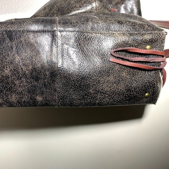 MUXO Distressed Black Leather Weekender Tote - Picture 13 of 13